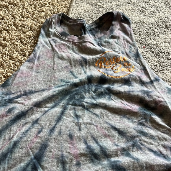 Price is for all 4-2 are muscle tees and two are crops all size small - Picture 2 of 5